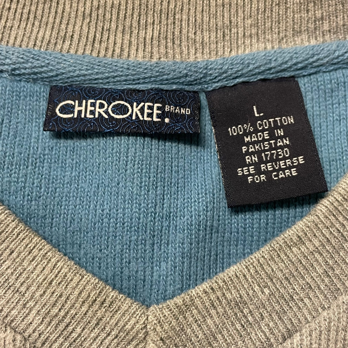 00’s Cherokee V Neck Striped Sweater Navy