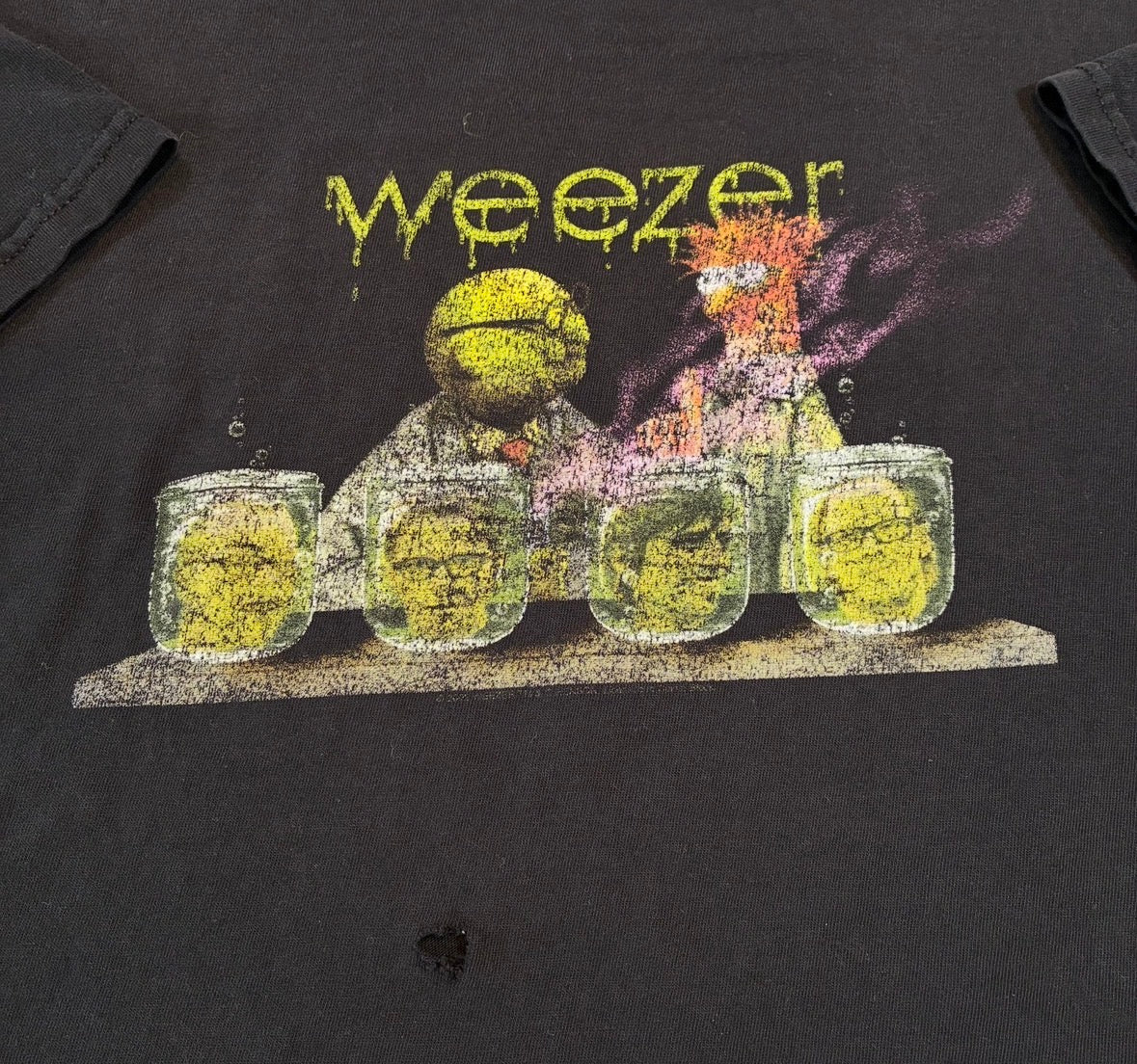 Weezer band T-shirt size xl