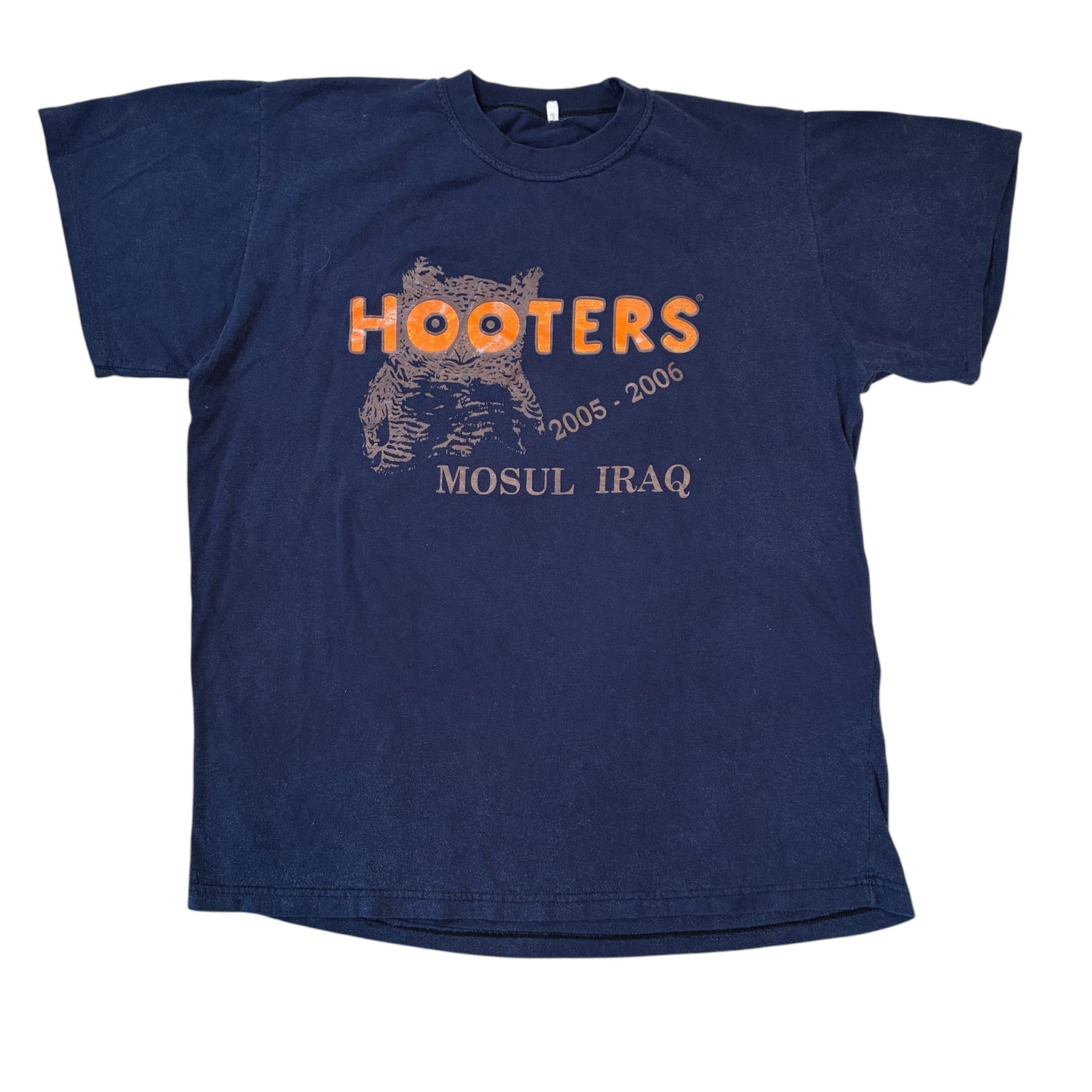 Hooters Iraq Freedom T-Shirt fits Large