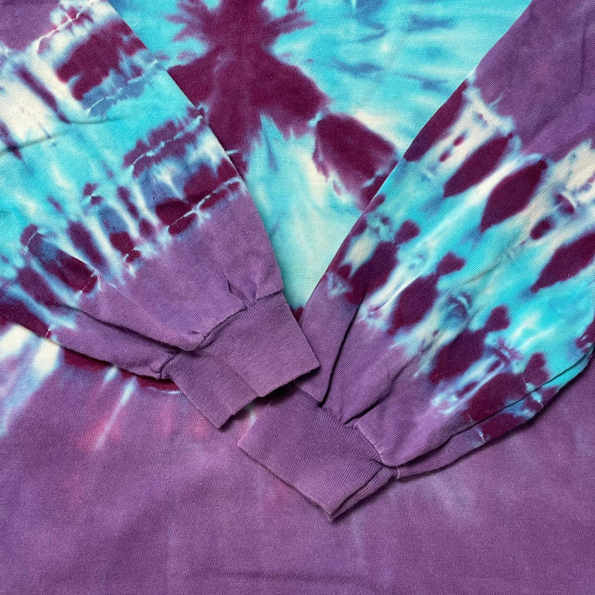 90’s Peace Sign Tie Dye Long Sleeve T-Shirt