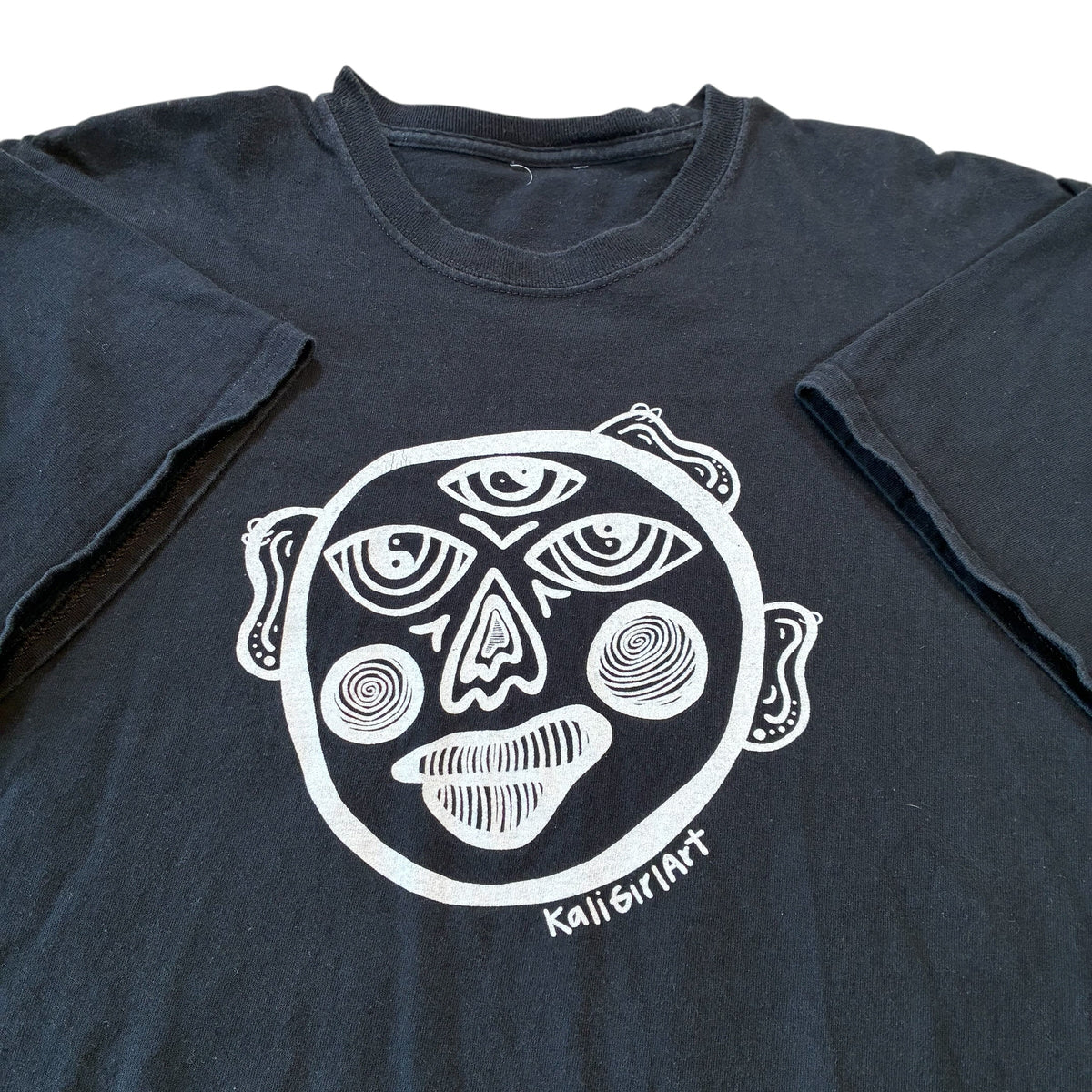 Kali Girl Art T-Shirt fits XL