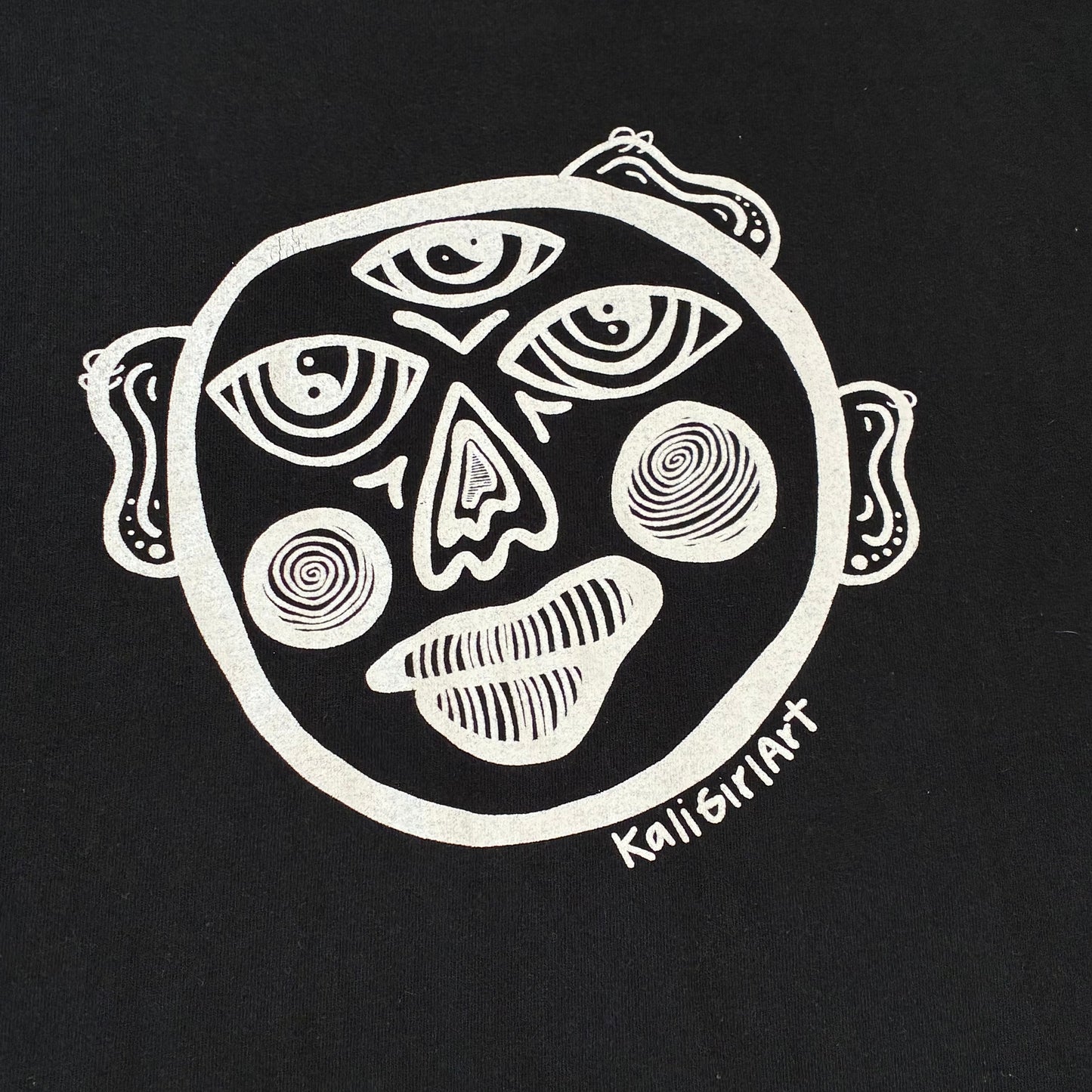 Kali Girl Art T-Shirt fits XL