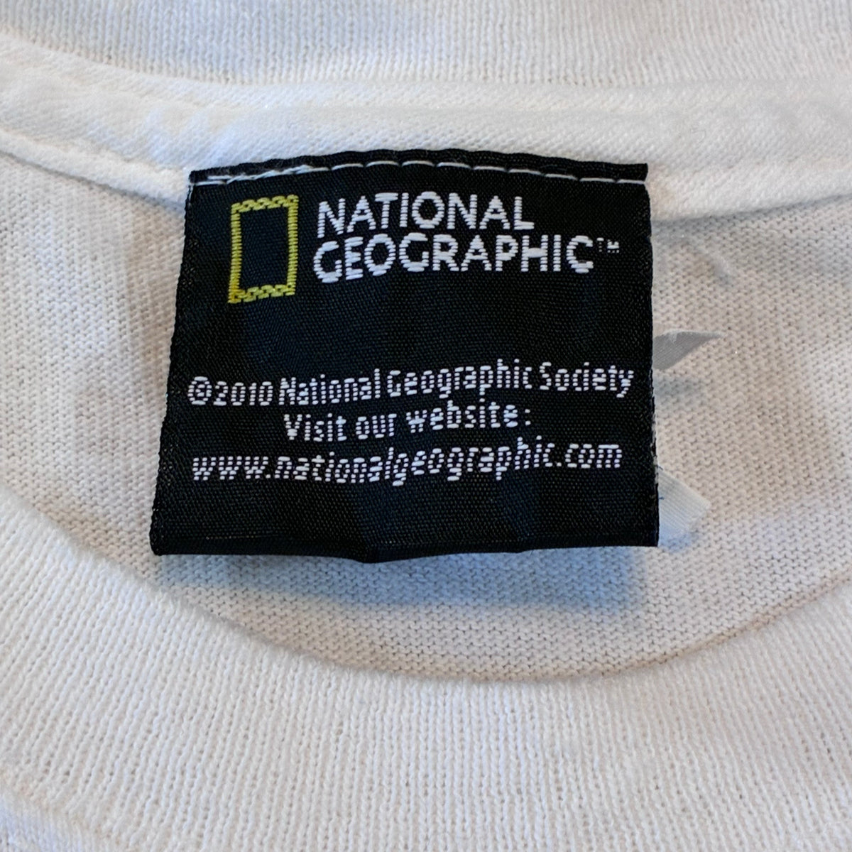 National Geographic penguin T-shirt size large ￼
