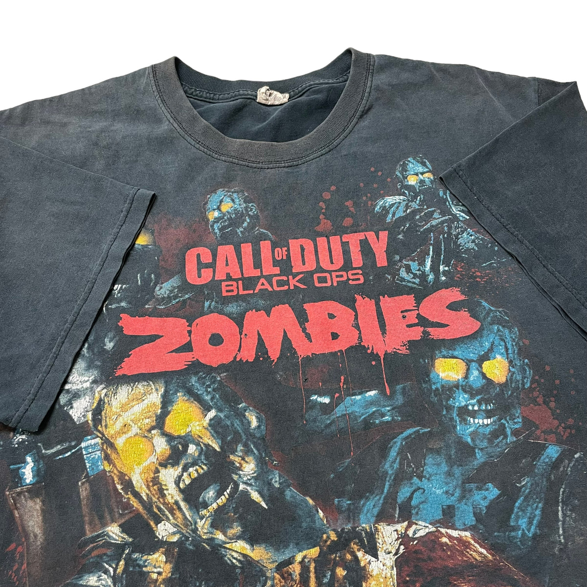 2010’s Call of Duty Black Ops Zombies Big Print T-Shirt