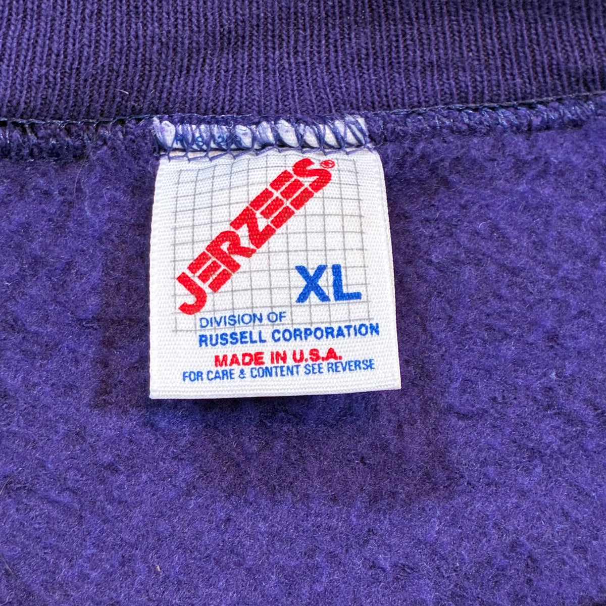 I’m out of estrogen crew neck ￼size xl