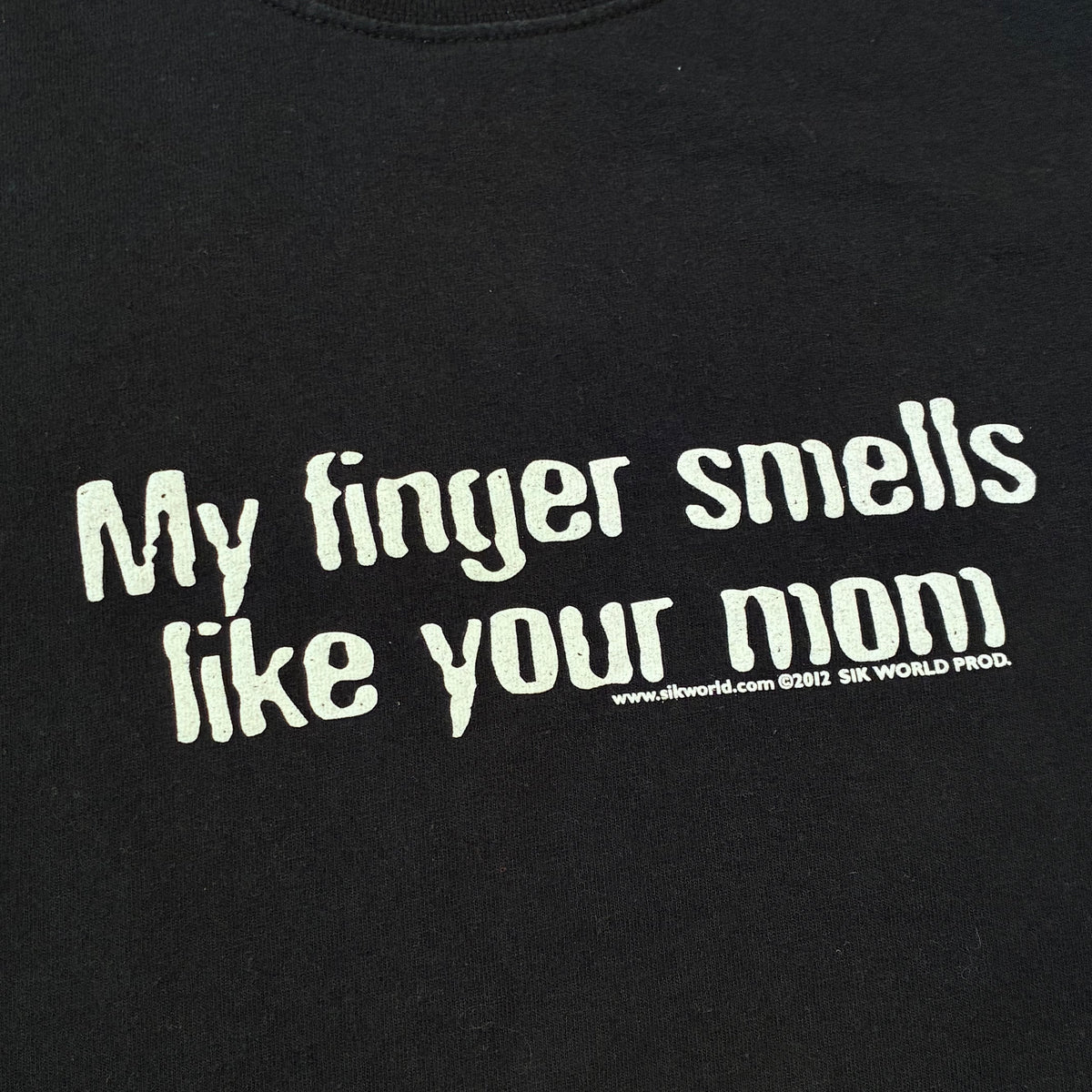 Smells like your mom sik world tshirt xl