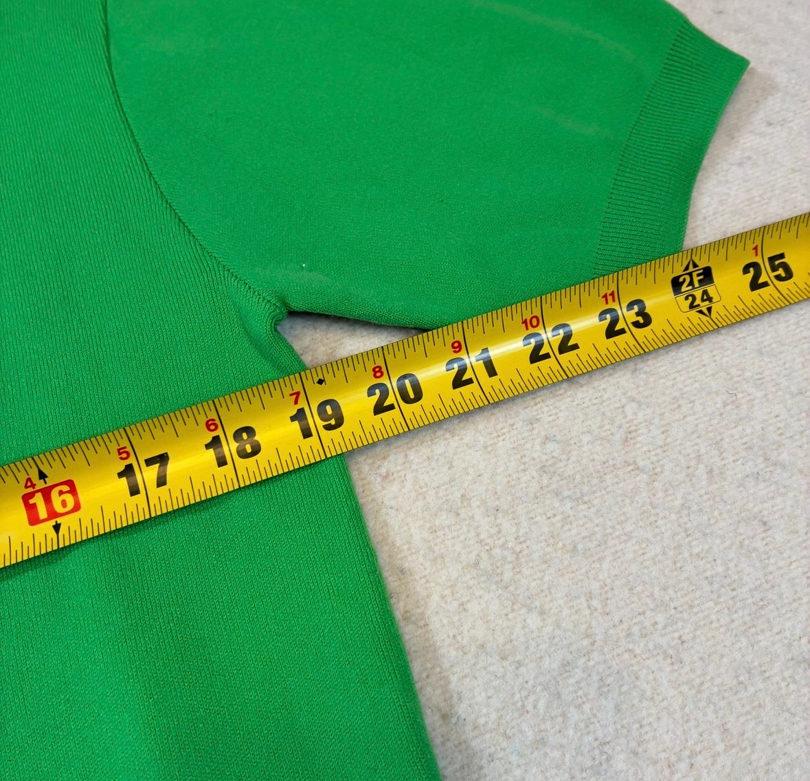 Green short sleeve sweatshirt, size large